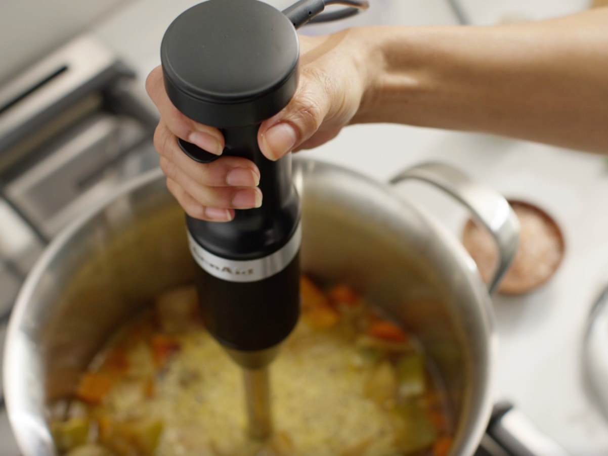 Hand blender with accessories KitchenAid UK